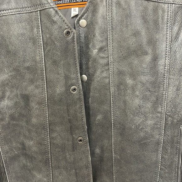 Tennessee Leather Motorcycle Vest - Picture 6 of 7